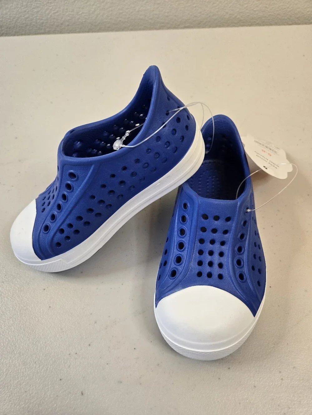 NWT Wonder Nation Kids Blue Slip-On Shoes with White Toe Cap Size 5-6